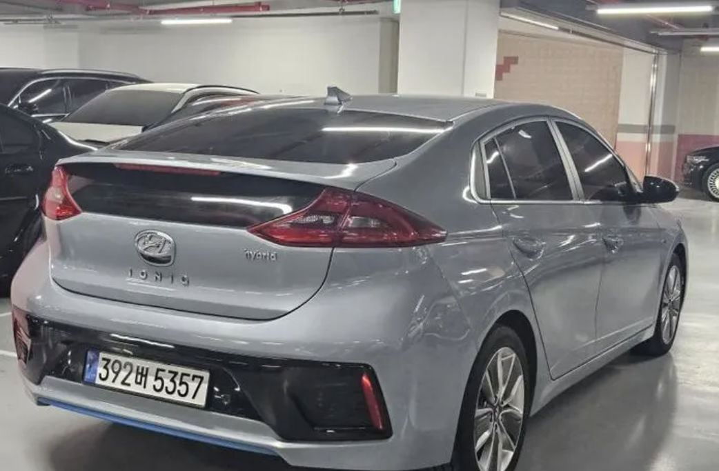 Hyundai IONIQ foto 1