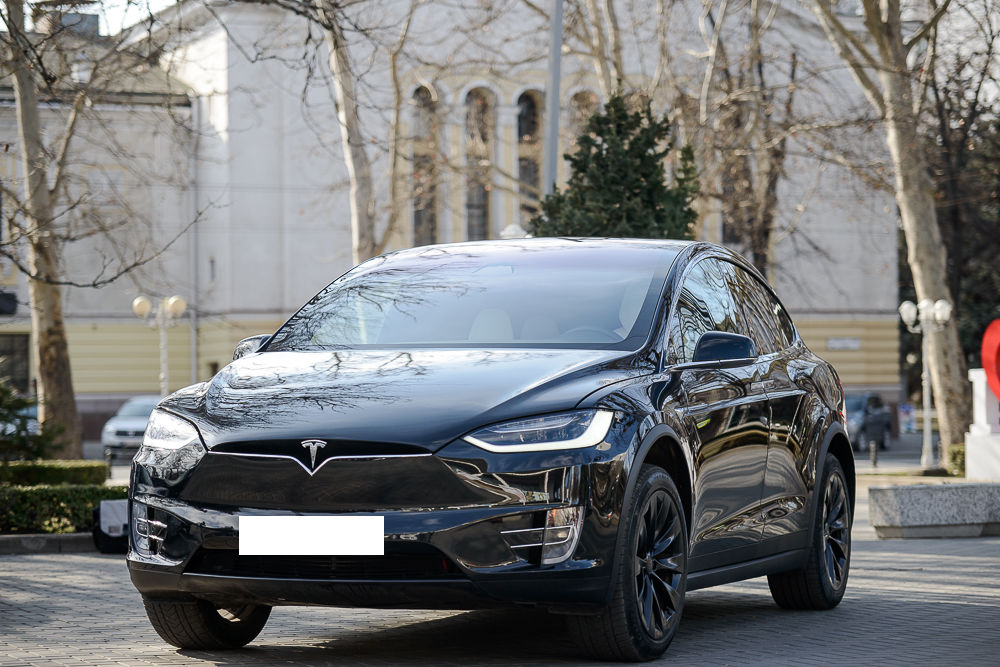 Tesla model x вес