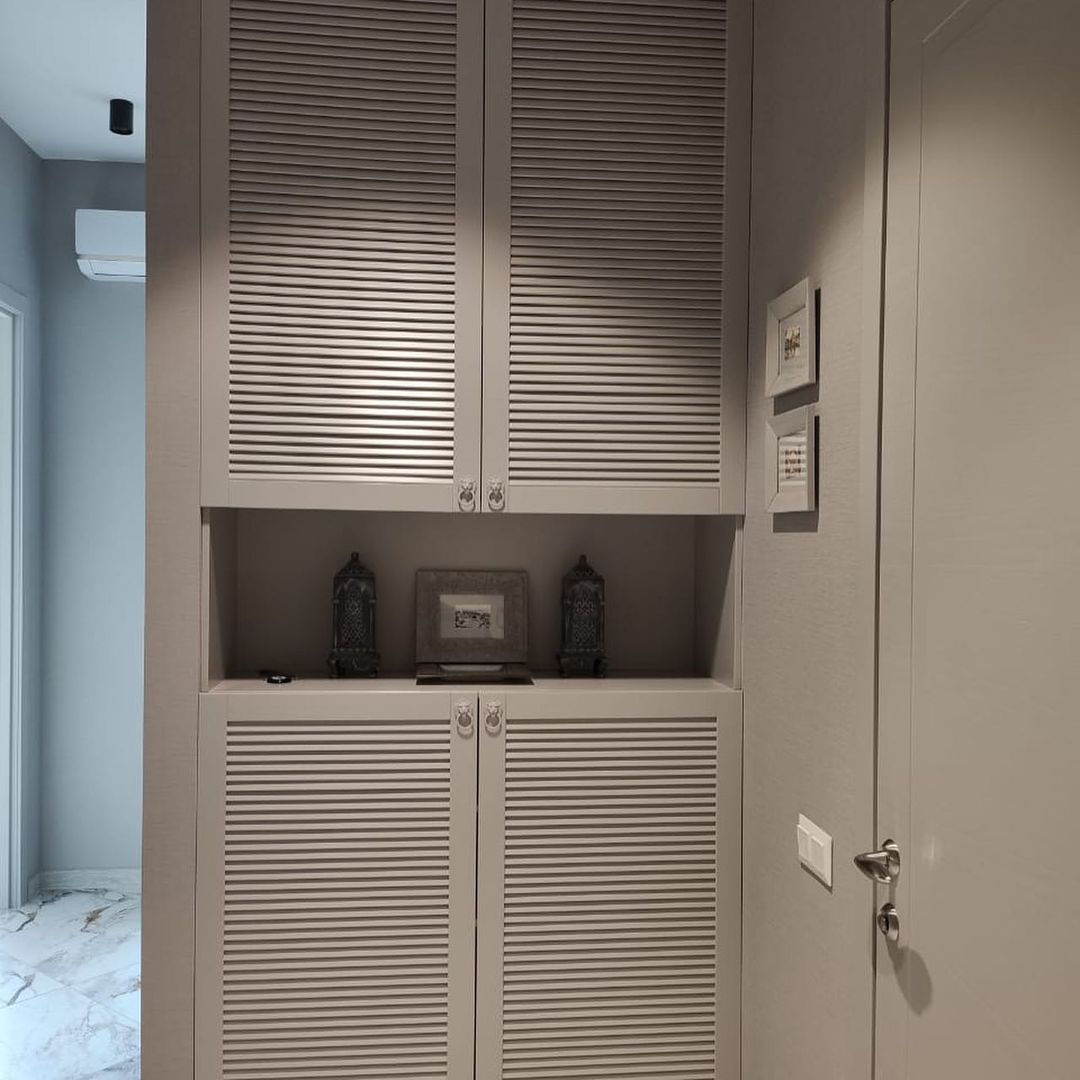 Fronturi lamelare – transformă-ți livingul cu lemn viu foto 17