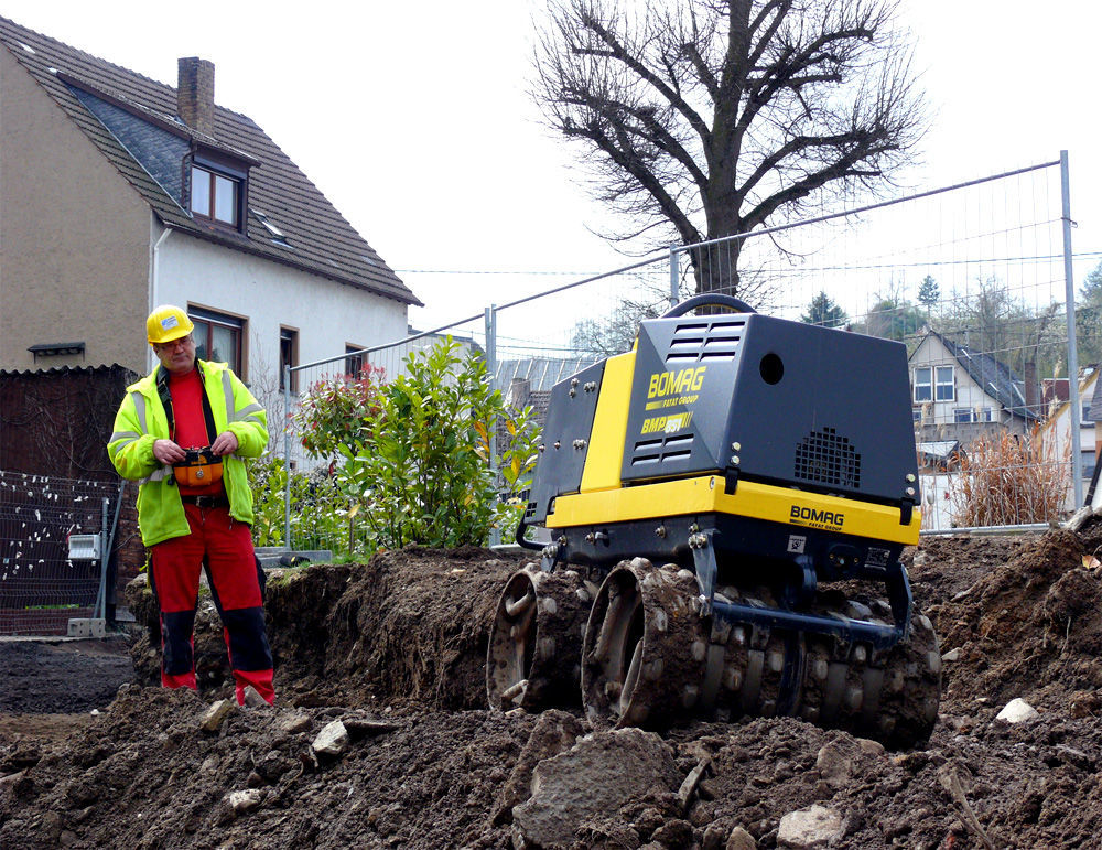 Аренда грунтового катка - Inchiriere rulou compactor pentru pamint foto 0