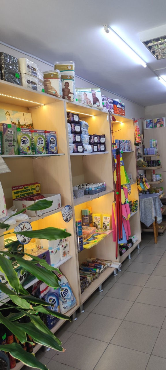 Set dulapuri pentru birou sau vitrină magazin  foto 1