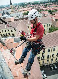 Alpinist,staj 20 ani foto 0