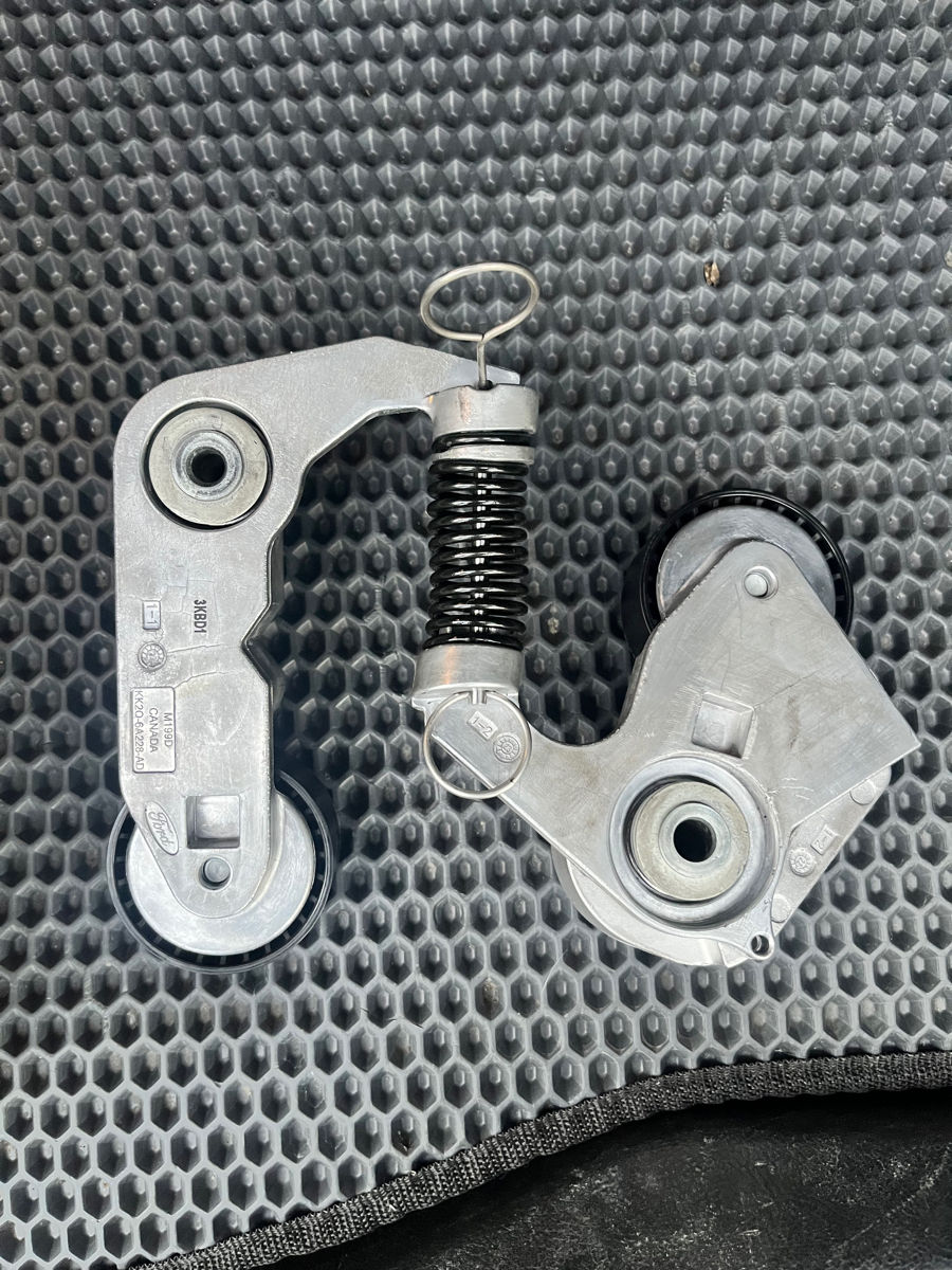 натяжитель Ford 2452233 KK2Q-6A228-AB foto 1