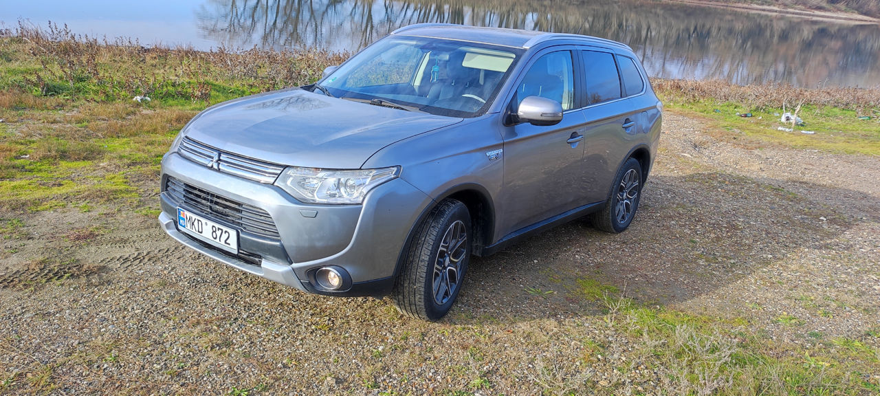 Mitsubishi Outlander Plagin Ghibrid 2.0 foto 2