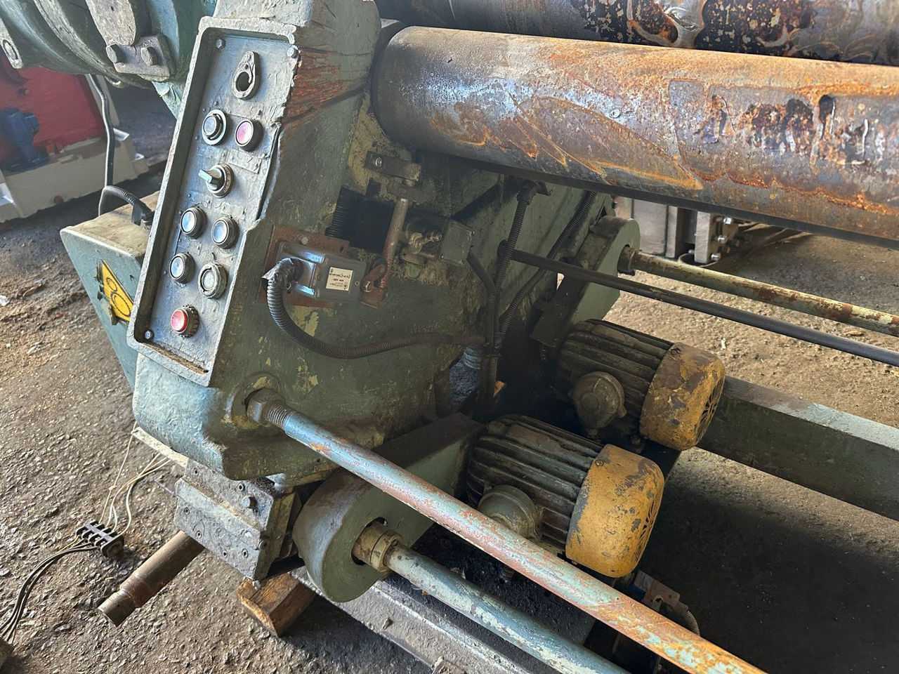 Cumpărăm așa tip de utilaj /СТД-14 Вальцы четырёхвалковые foto 1