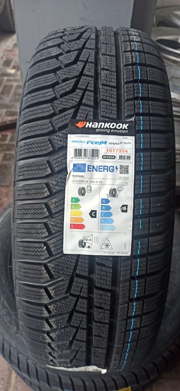 Шины Hankook Winter I*Cept evo2 225/60 R18 Новая!
