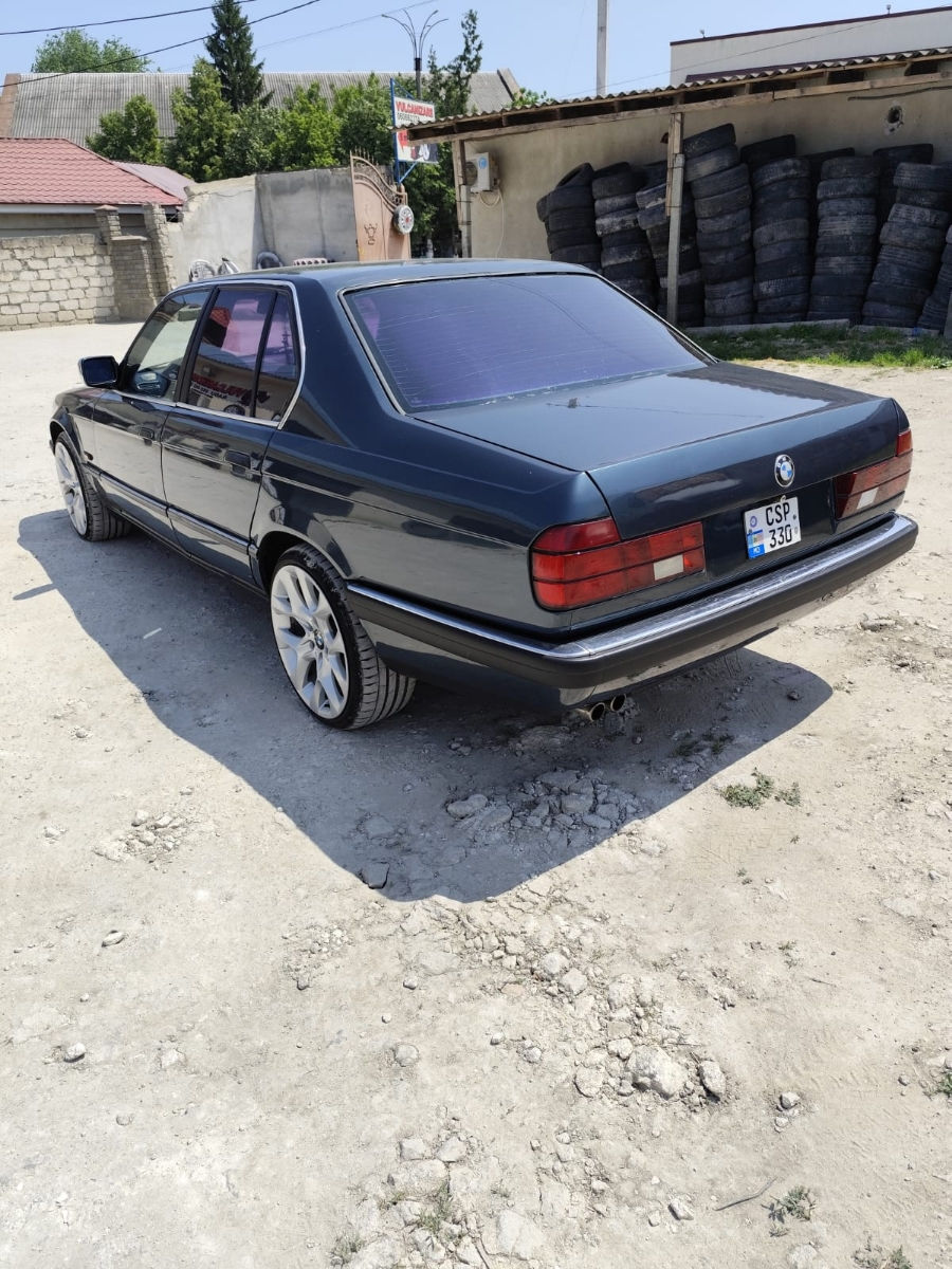 BMW 7 Series фото 2