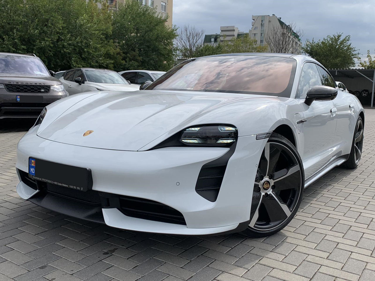 Porsche Taycan foto 0