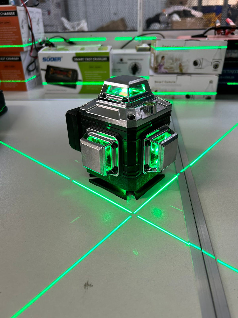 4D Nivel cu laser verde / 4D Лазерный уровень 360, с 16 линиями,=