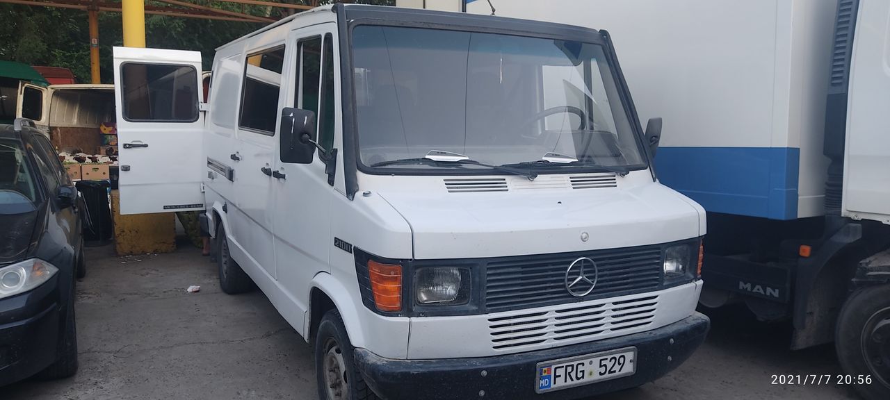 Mercedes 210D