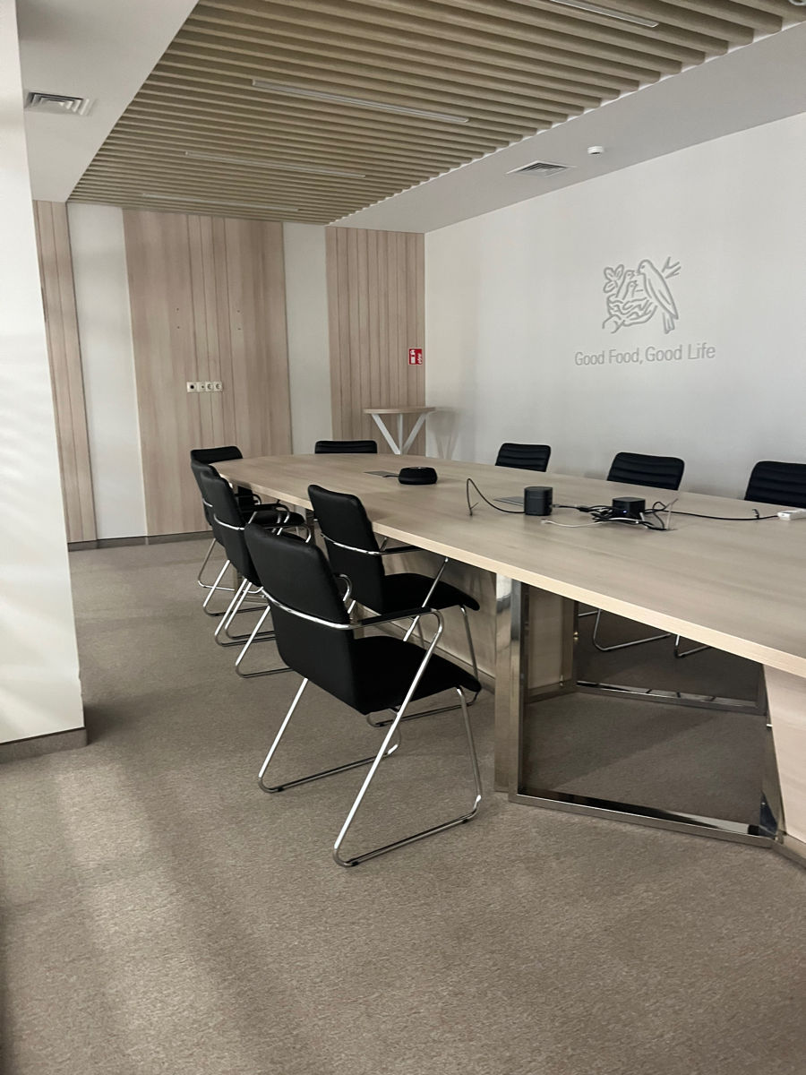 "Curătenie profesională de întretinere în birou - servicii de calitate la pret competitiv" foto 0