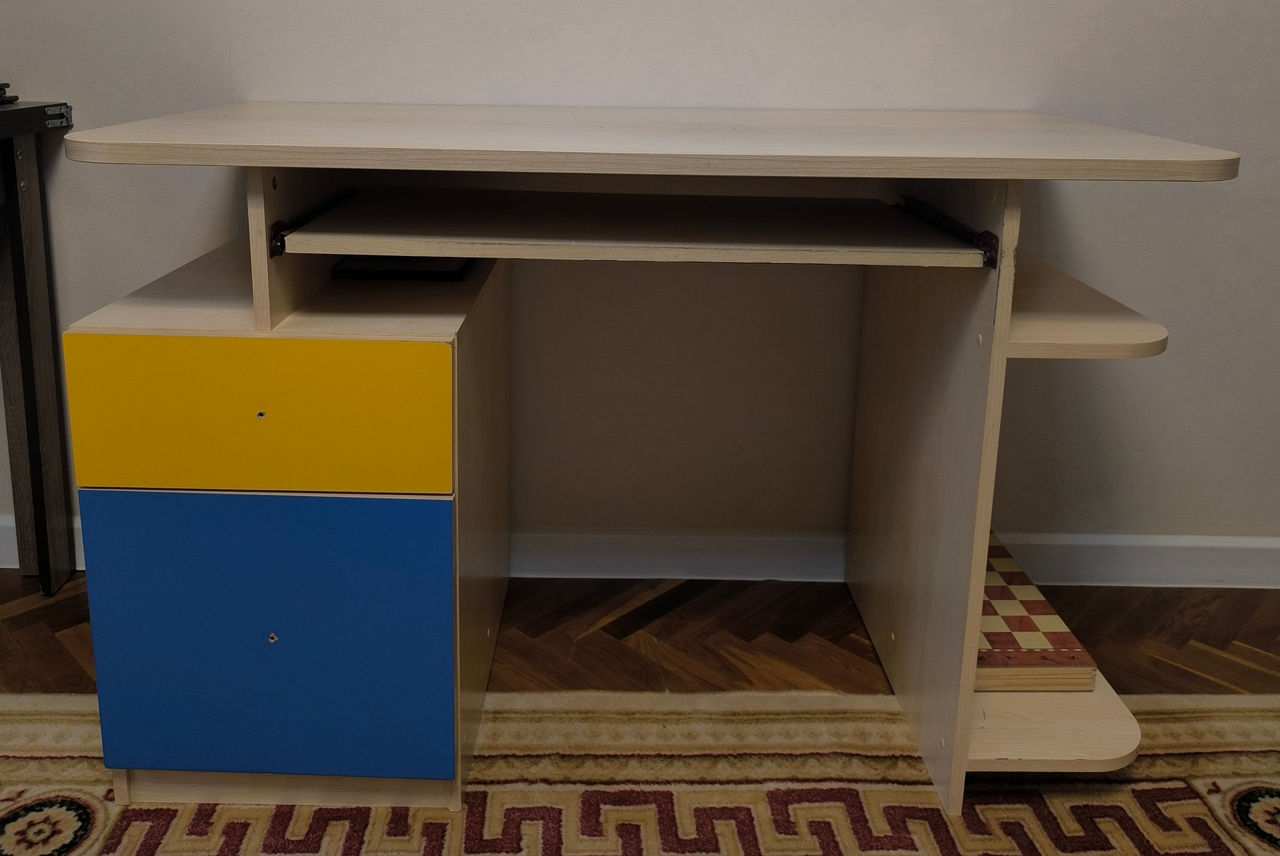 Mobila cameră copil (2 dulapuri+masă) foto 3