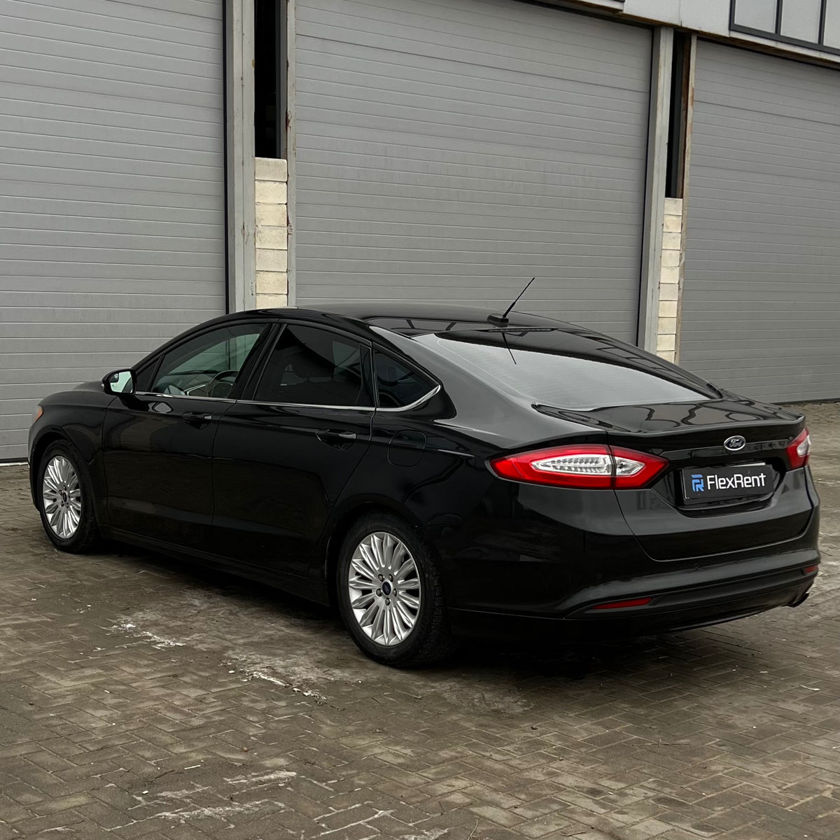 Ford Fusion chirie auto rent car foto 3