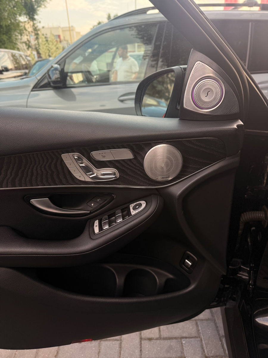 Mercedes GLC foto 13