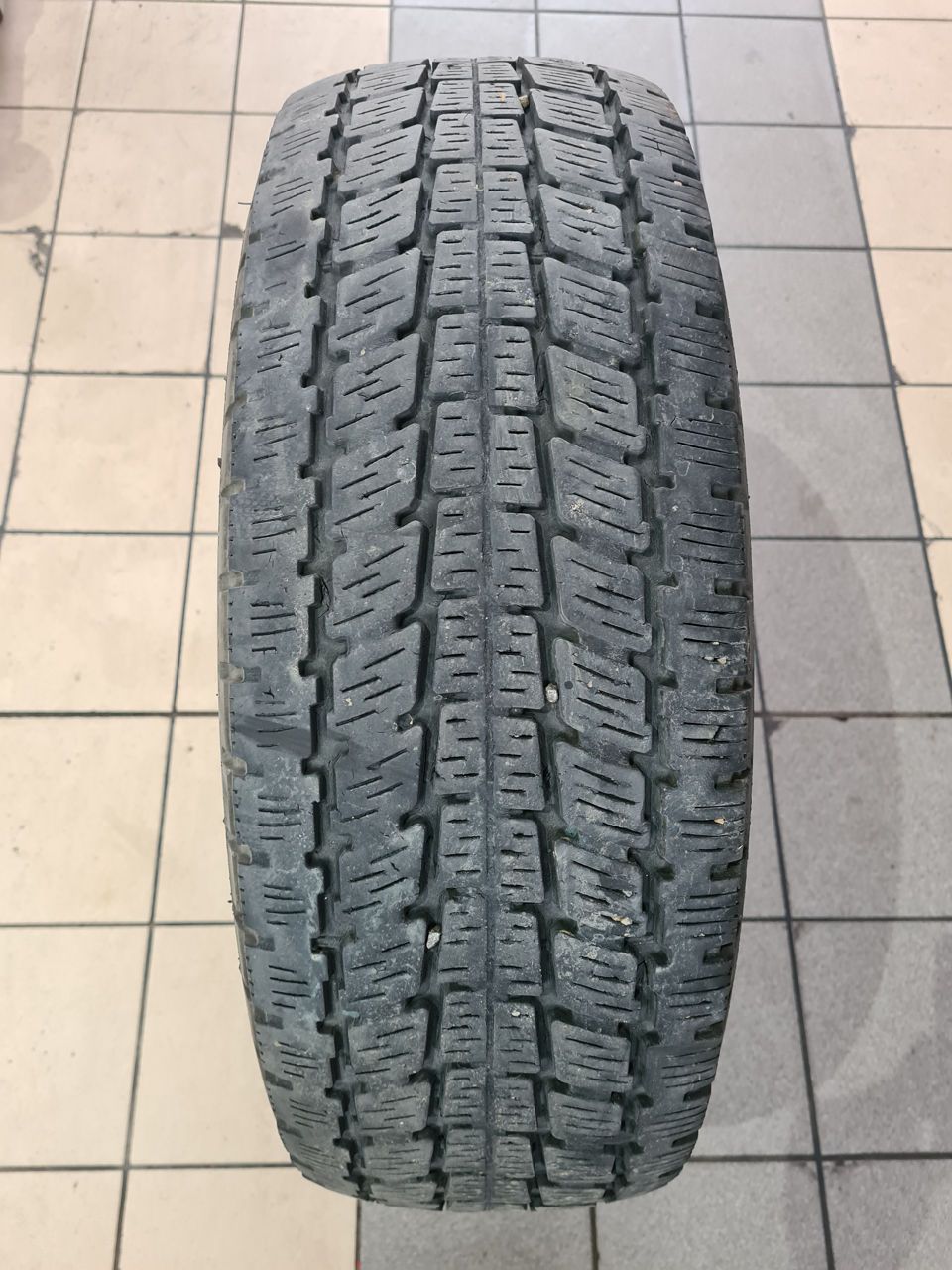 225/70 R15C o roată