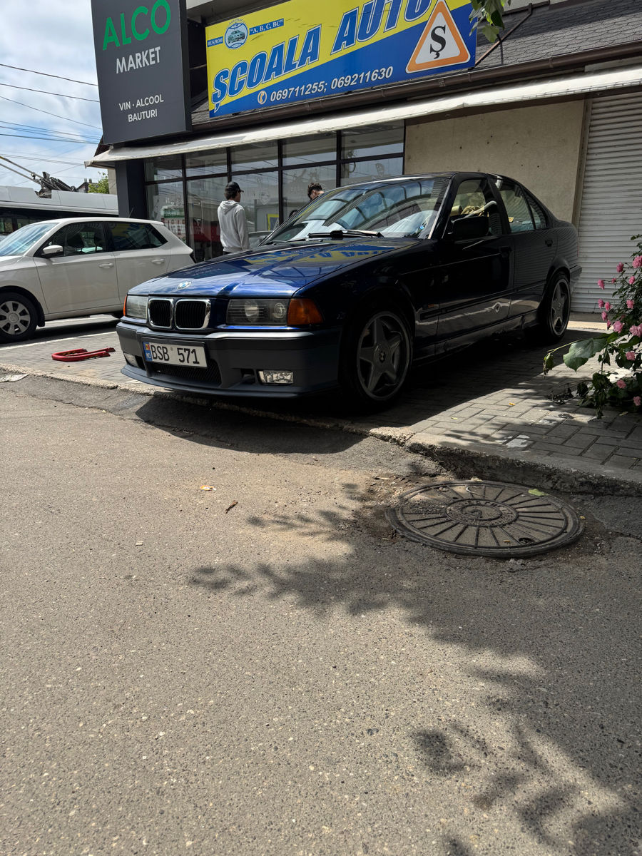 BMW 3 Series фото 2