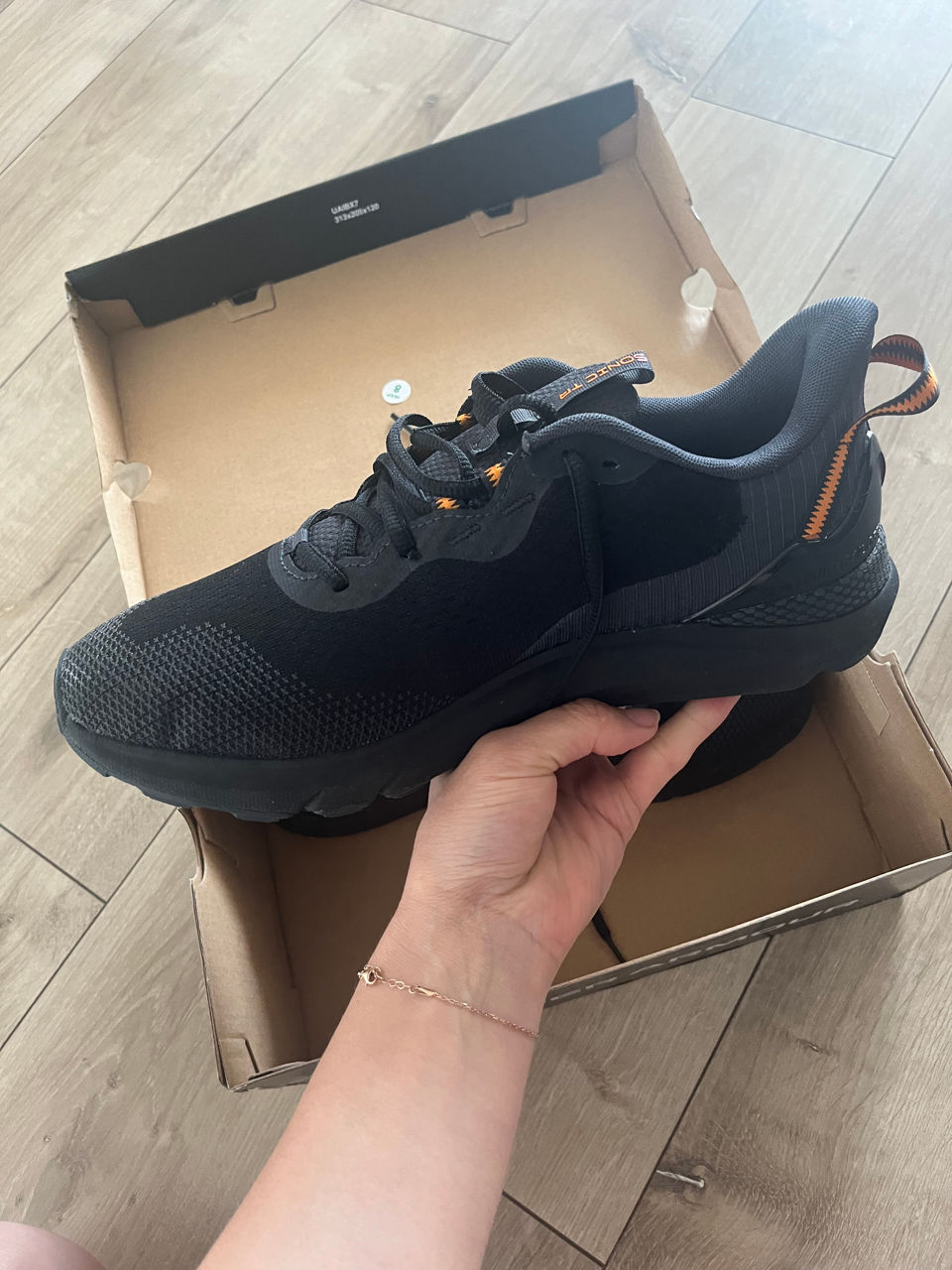 Adidasi Under Armour foto 4