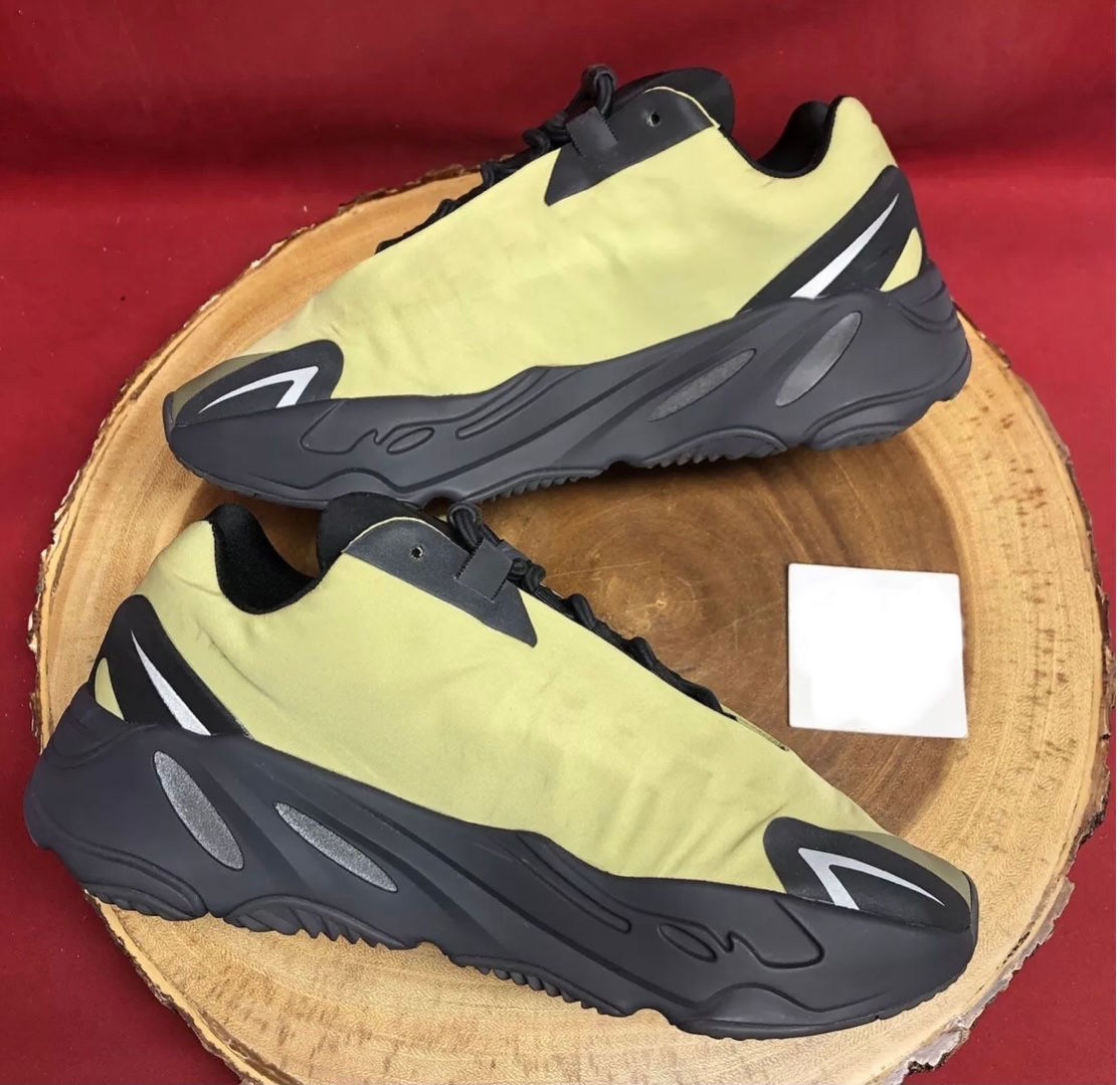 Adidas Yeezy Boost 700 foto 3