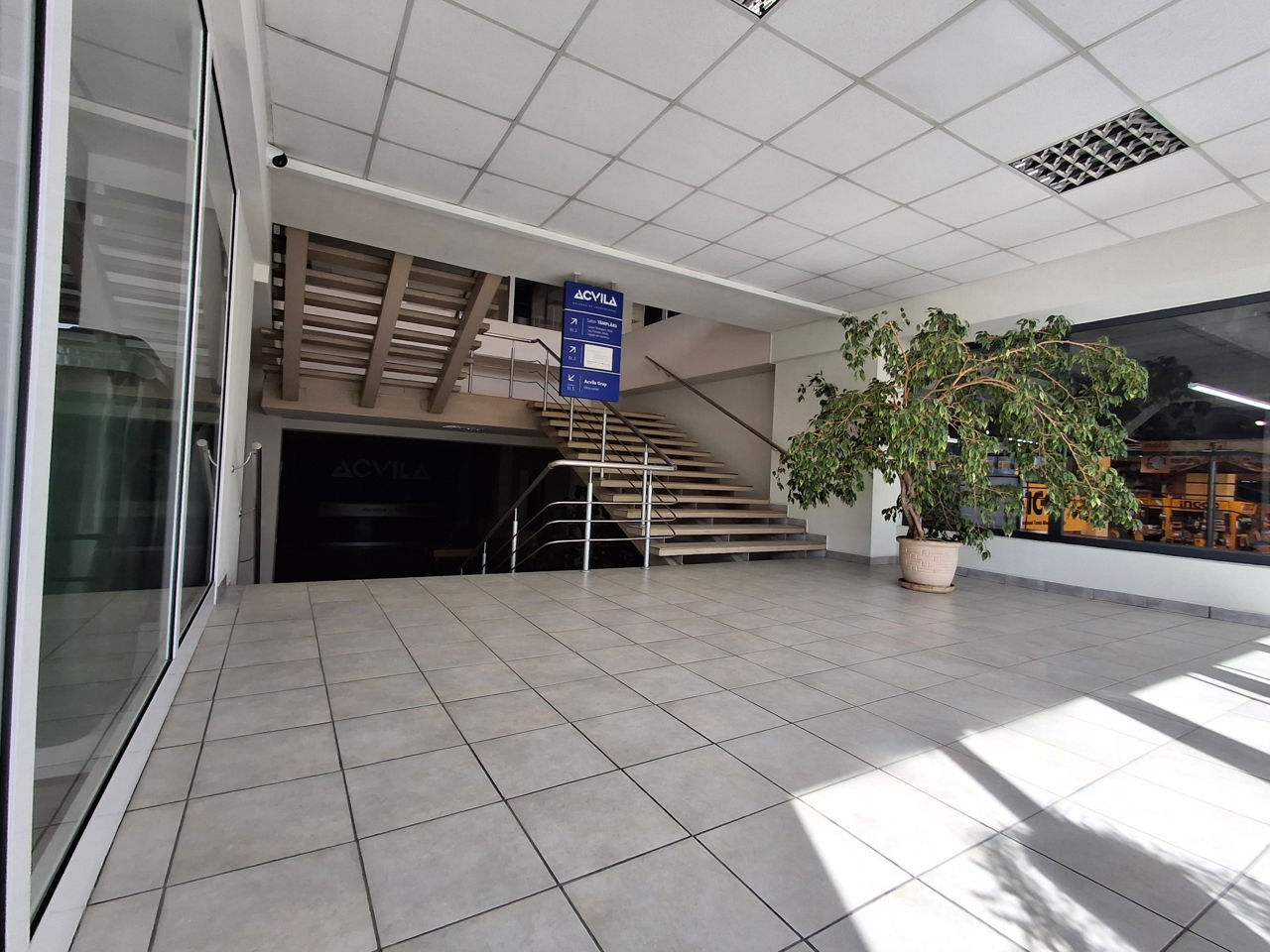 Spațiu Comercial / Reprezentanta de Închiriat. 600 mp – str. Calea Iesilor 10 фото 5