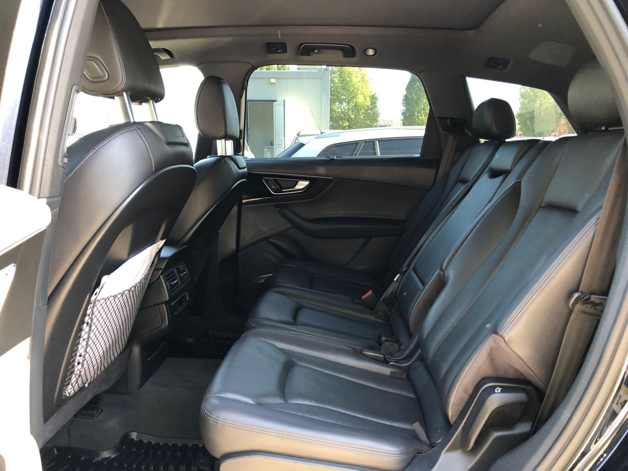 Audi Q7 фото 10