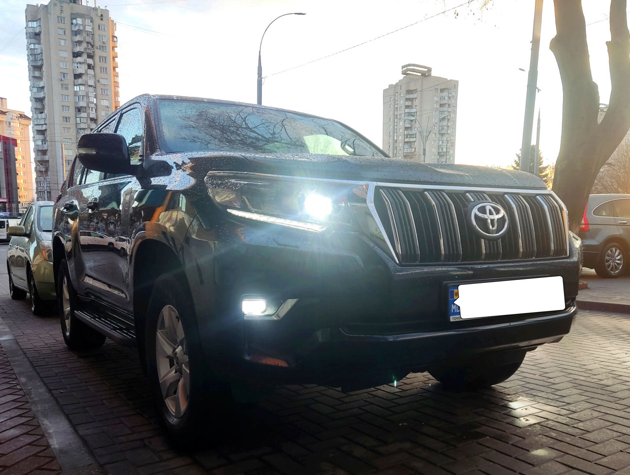 Toyota Land Cruiser Prado foto 2