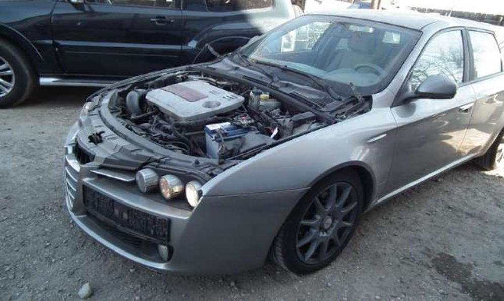 Dezmembrez Alfa Romeo am tot foto 2