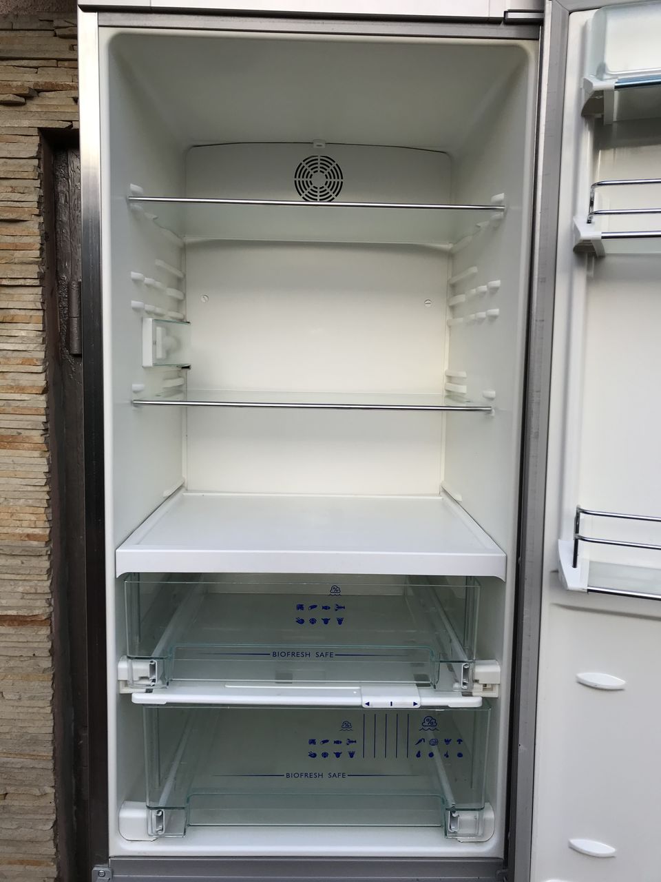 Холодильник Liebherr Premium No Frost из Германии