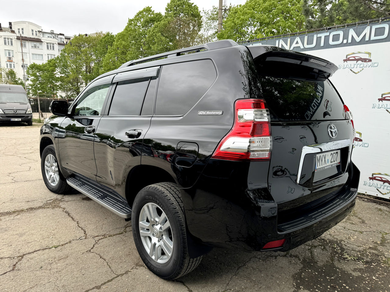 Toyota Land Cruiser Prado foto 2