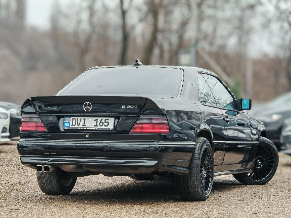 Mercedes E-Class фото 3