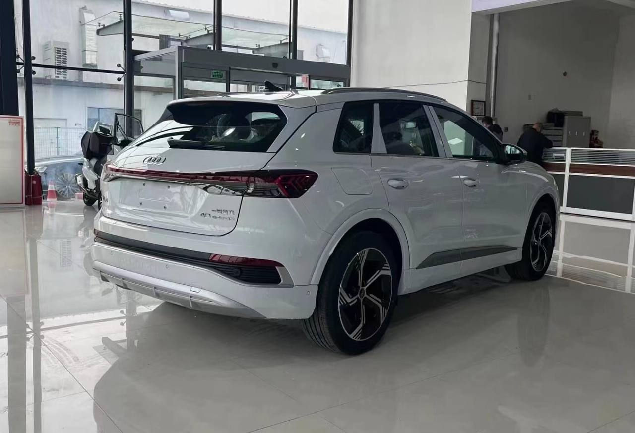 Audi Q4 e-tron foto 1