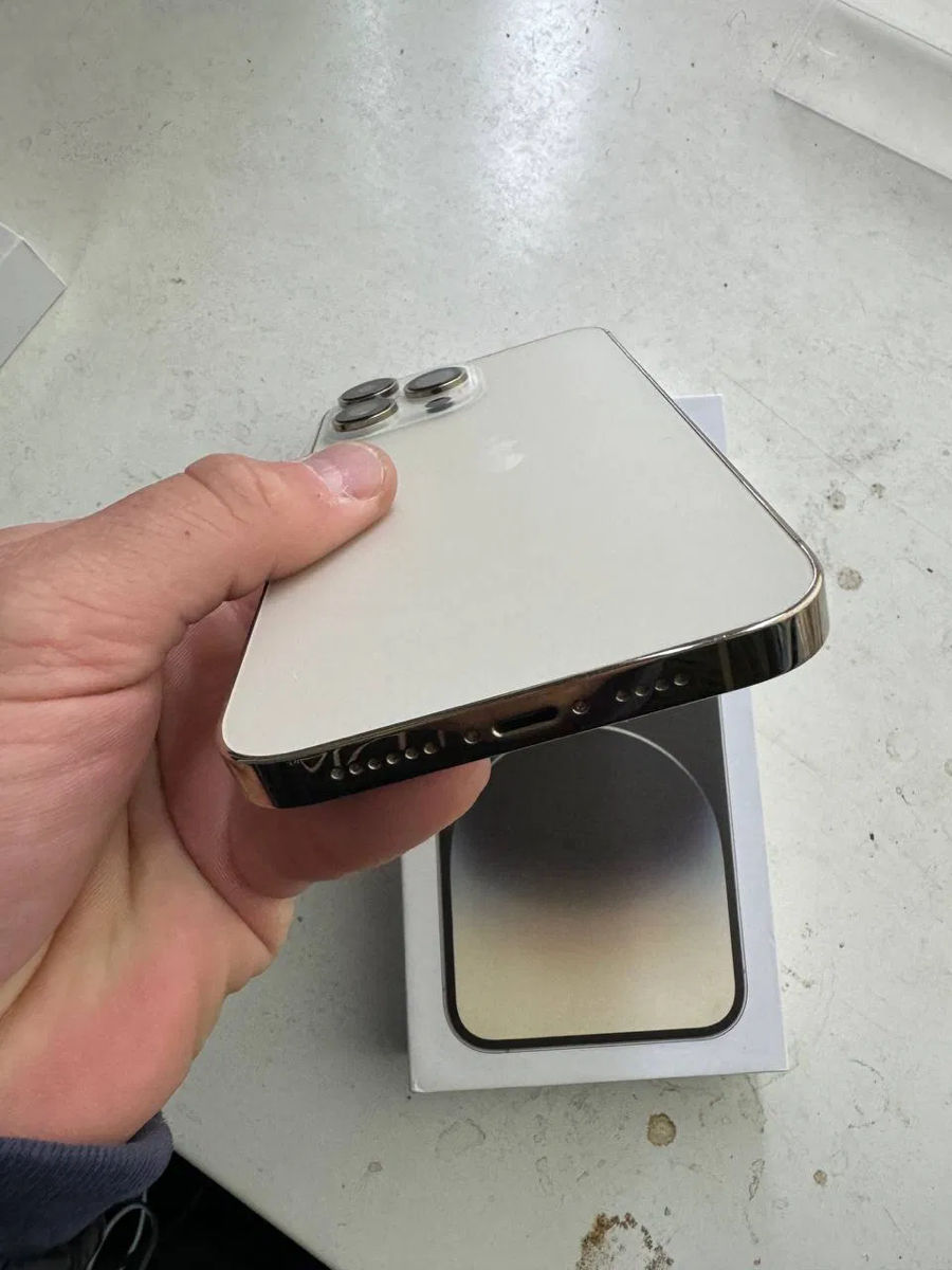 IPhone 14 Pro gold  foto 1