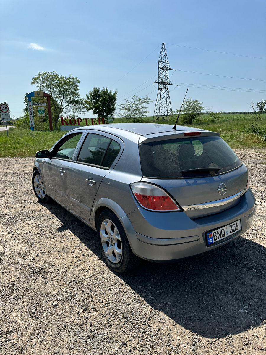 Opel Astra фото 0
