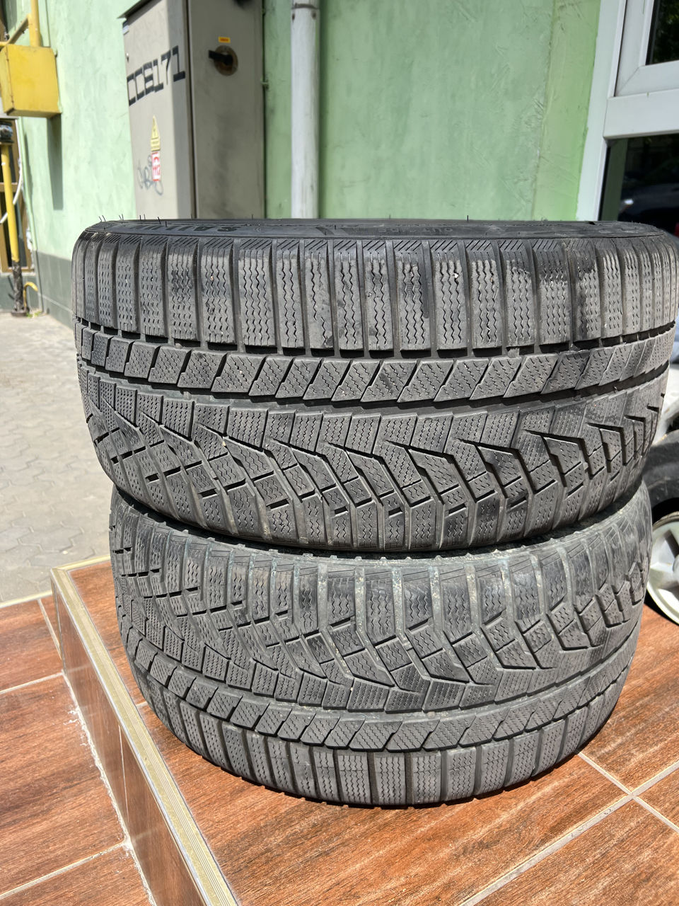 275/35/r20
