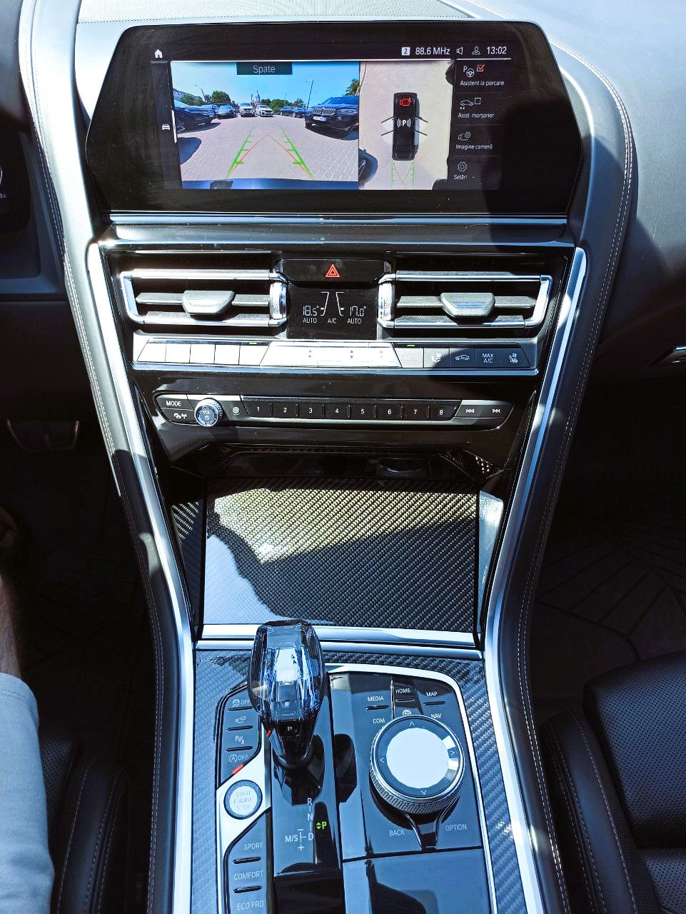 BMW 8 Series foto 12