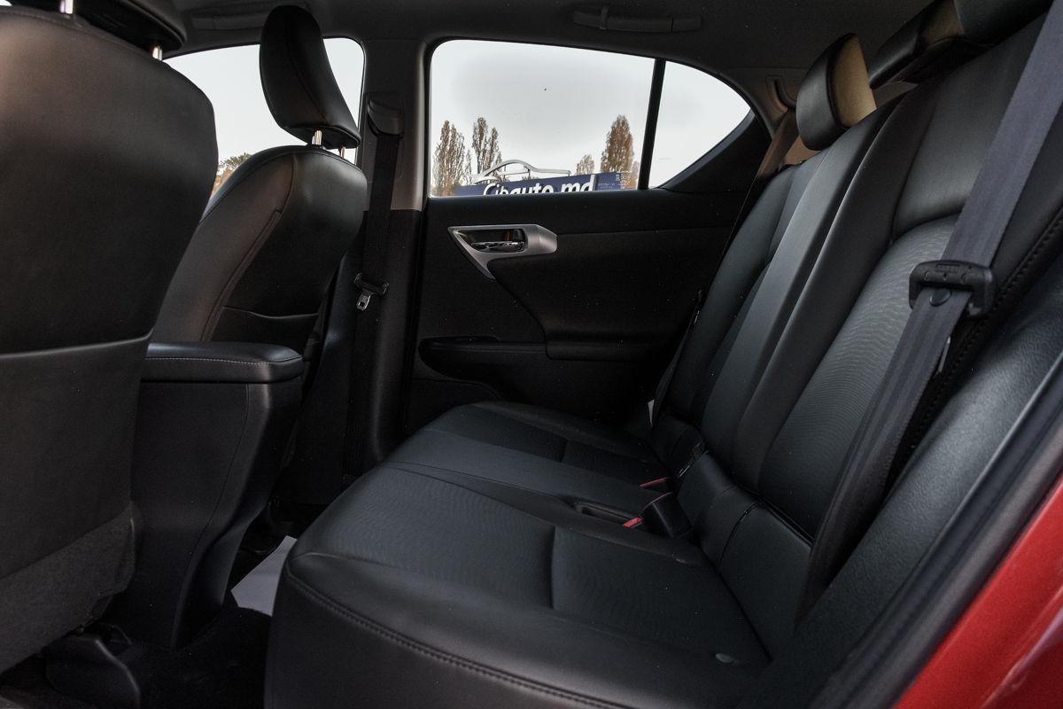 Lexus CT Series фото 8