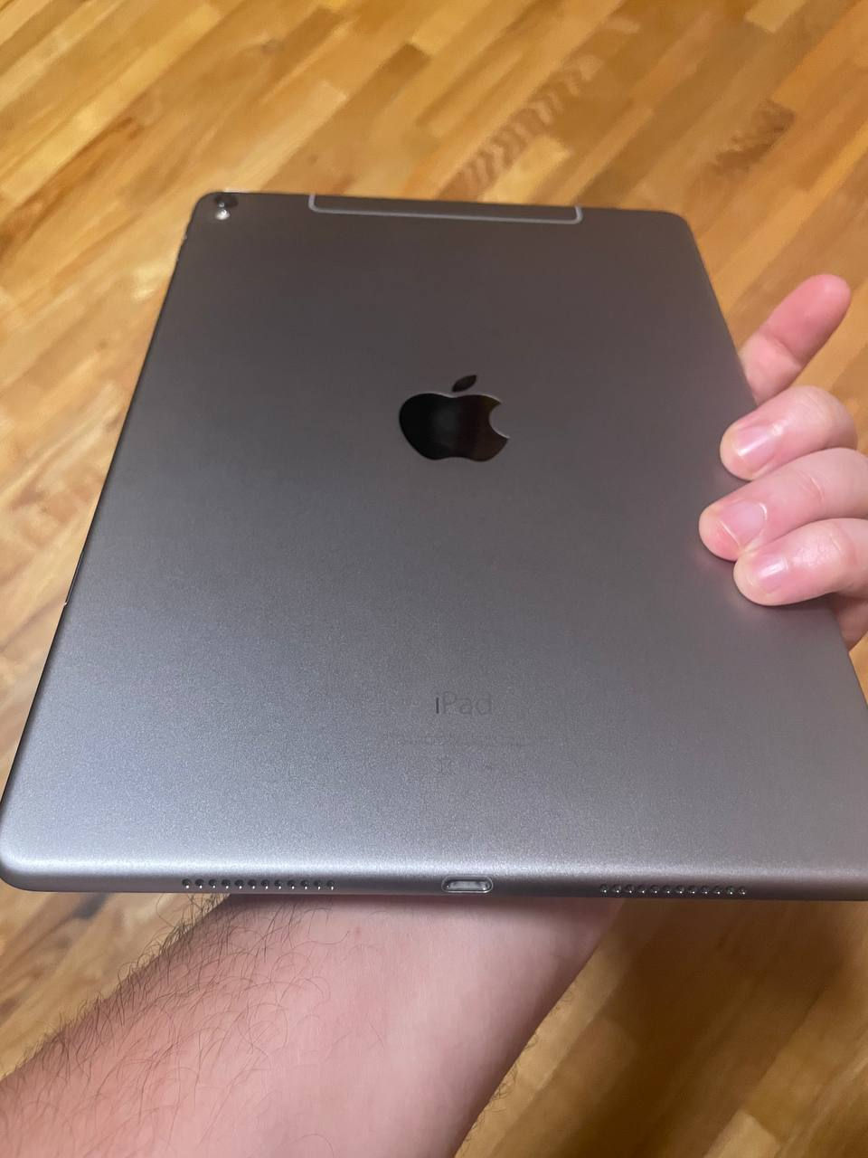 Apple iPad Pro 9.7" - 2016 128GB Wi-Fi + 4G LTE Space Gray MLQ32LL фото 0