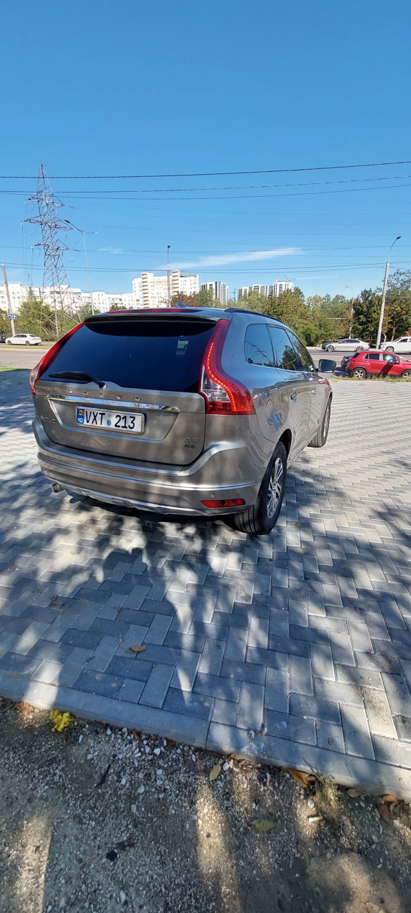 Volvo XC60 foto 1