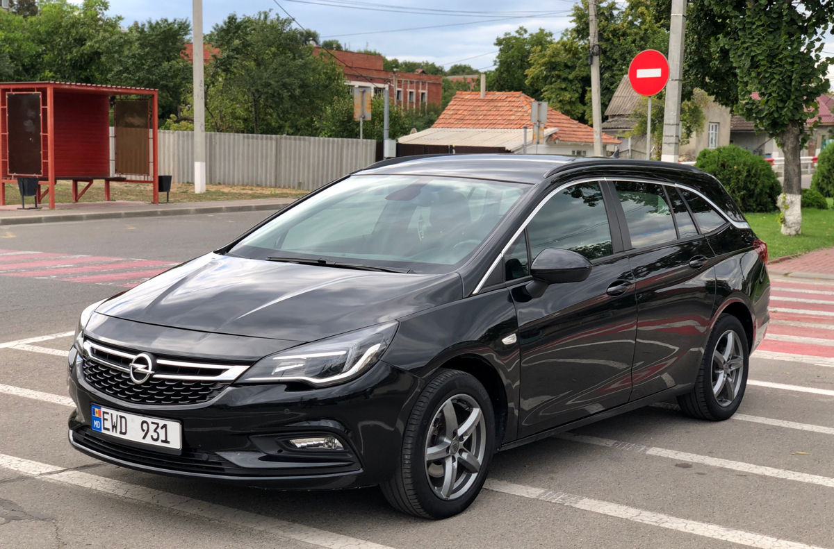 Opel Astra 2017 г. с пробегом 90000 км, Бензин, 9300 €