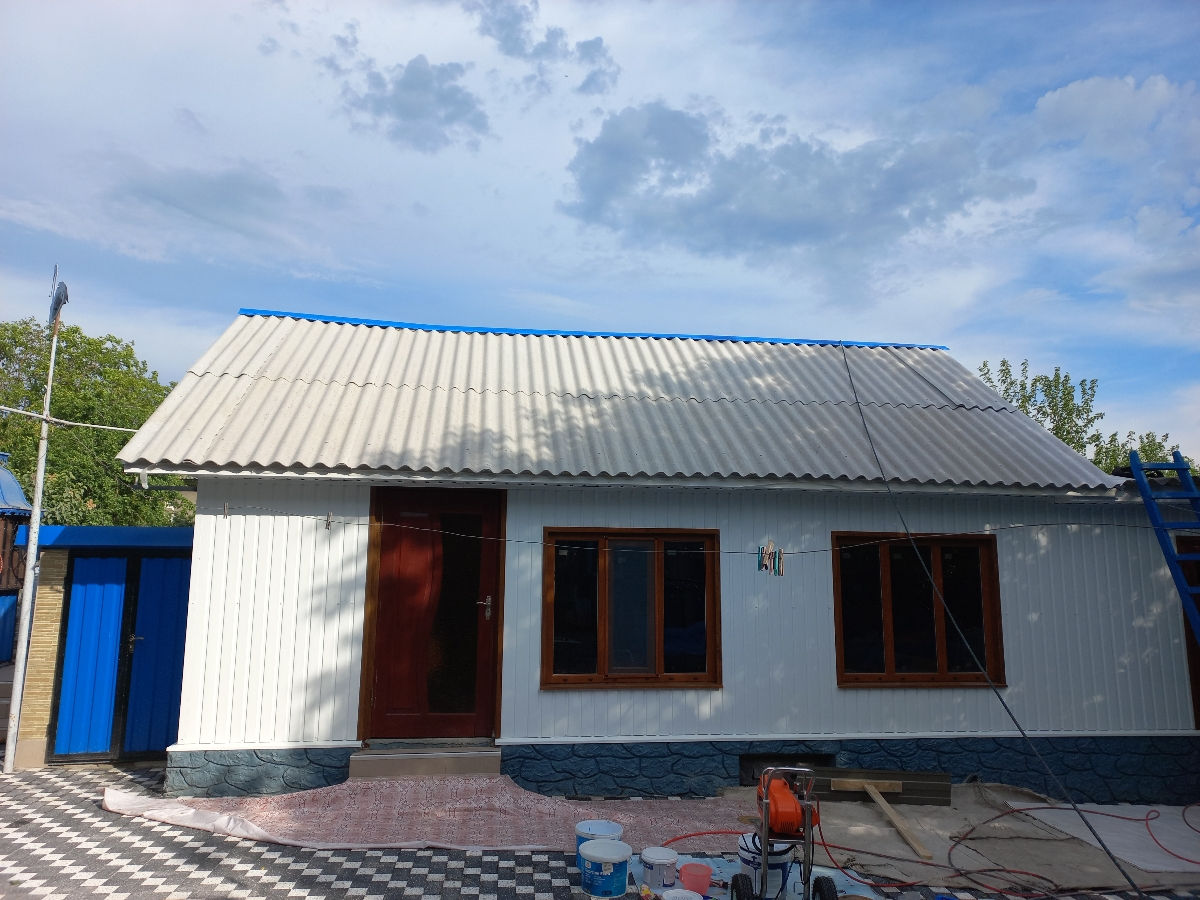Vopsirea acoperișului! Покраска крыш! pretul pentru m2 poate varia între 80-150 lei. foto 8