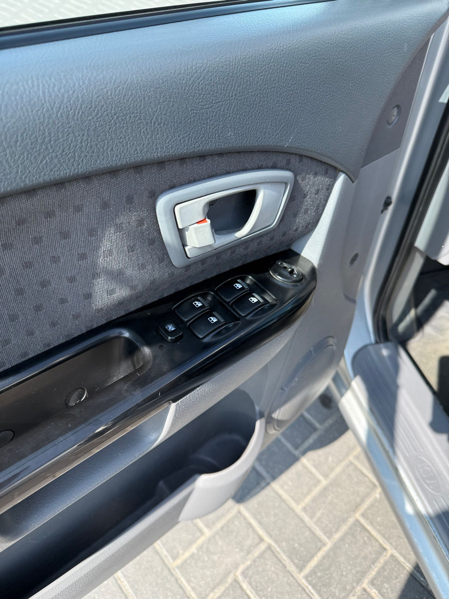 KIA Carens фото 6