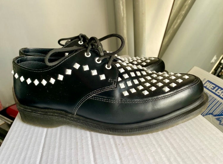 靴 Dr. Martens WILLIS Stud Creeper UK5 Dr. Martens Willis Stud Creeper SKU: 8982356 - YouTube