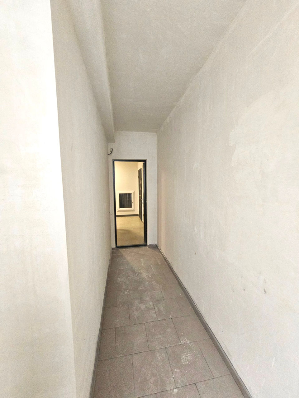 Debara, Buzdugan 11, Scara 3