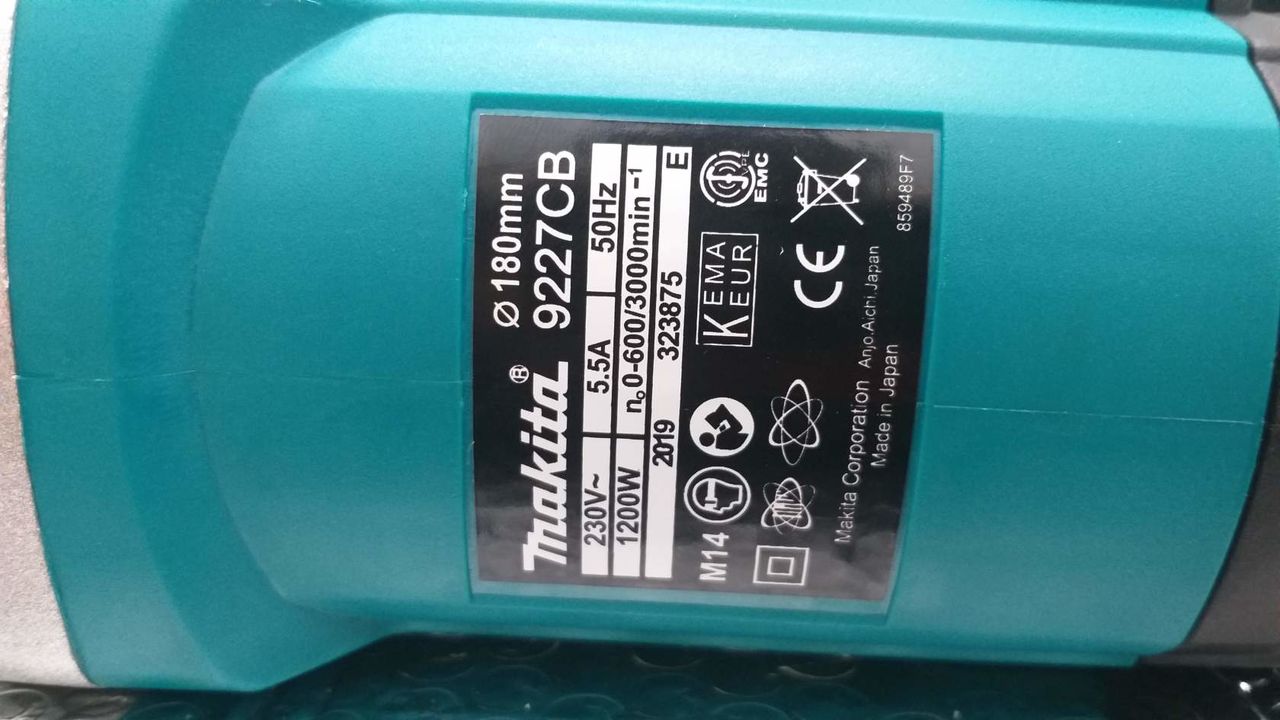 Полировальная машина makita 9227cb