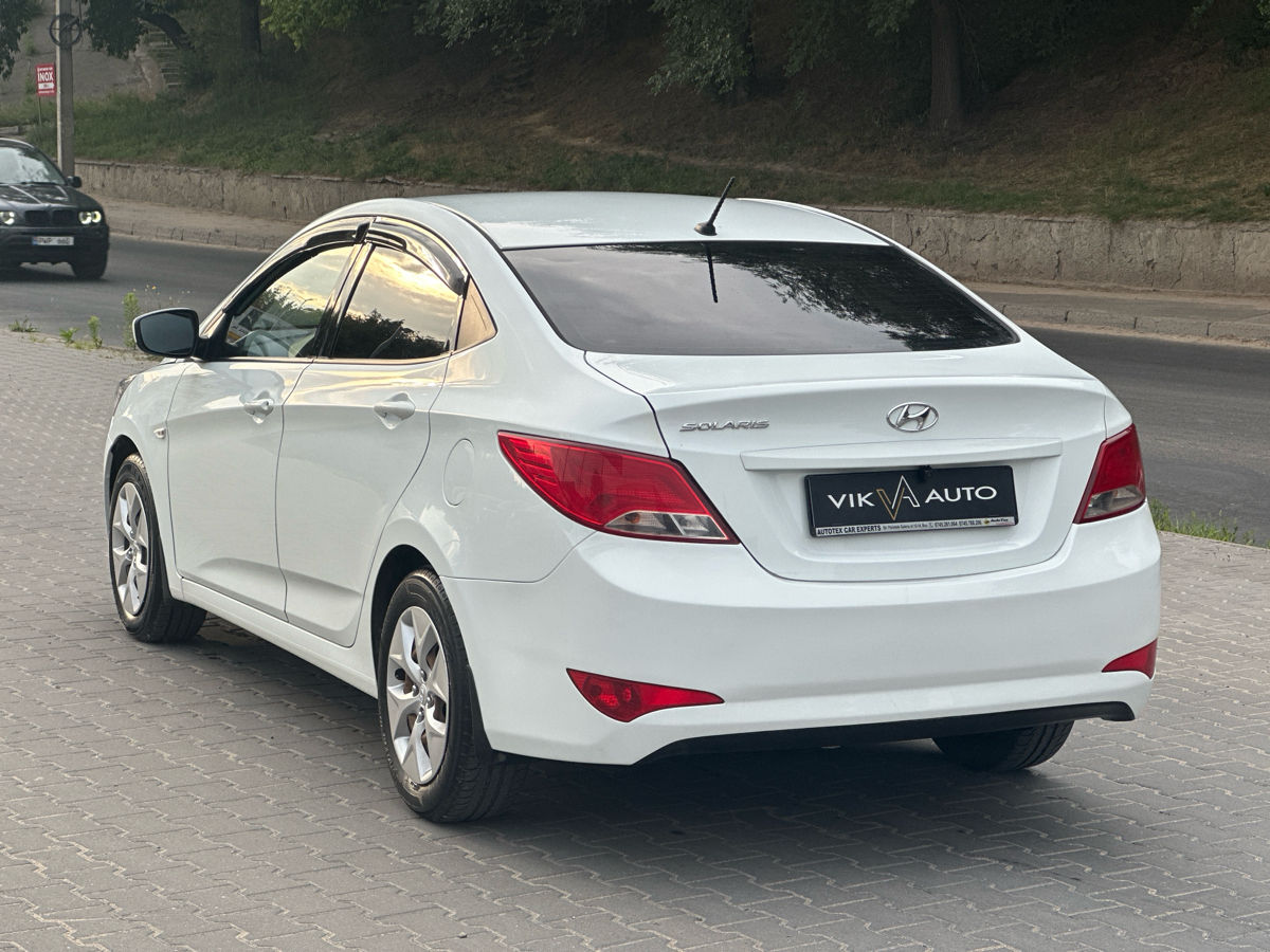 Hyundai Solaris фото 5