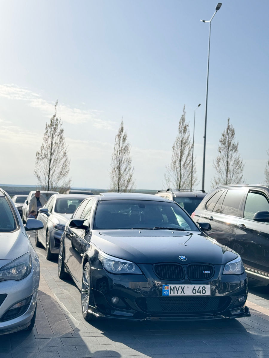 BMW 5 Series фото 4