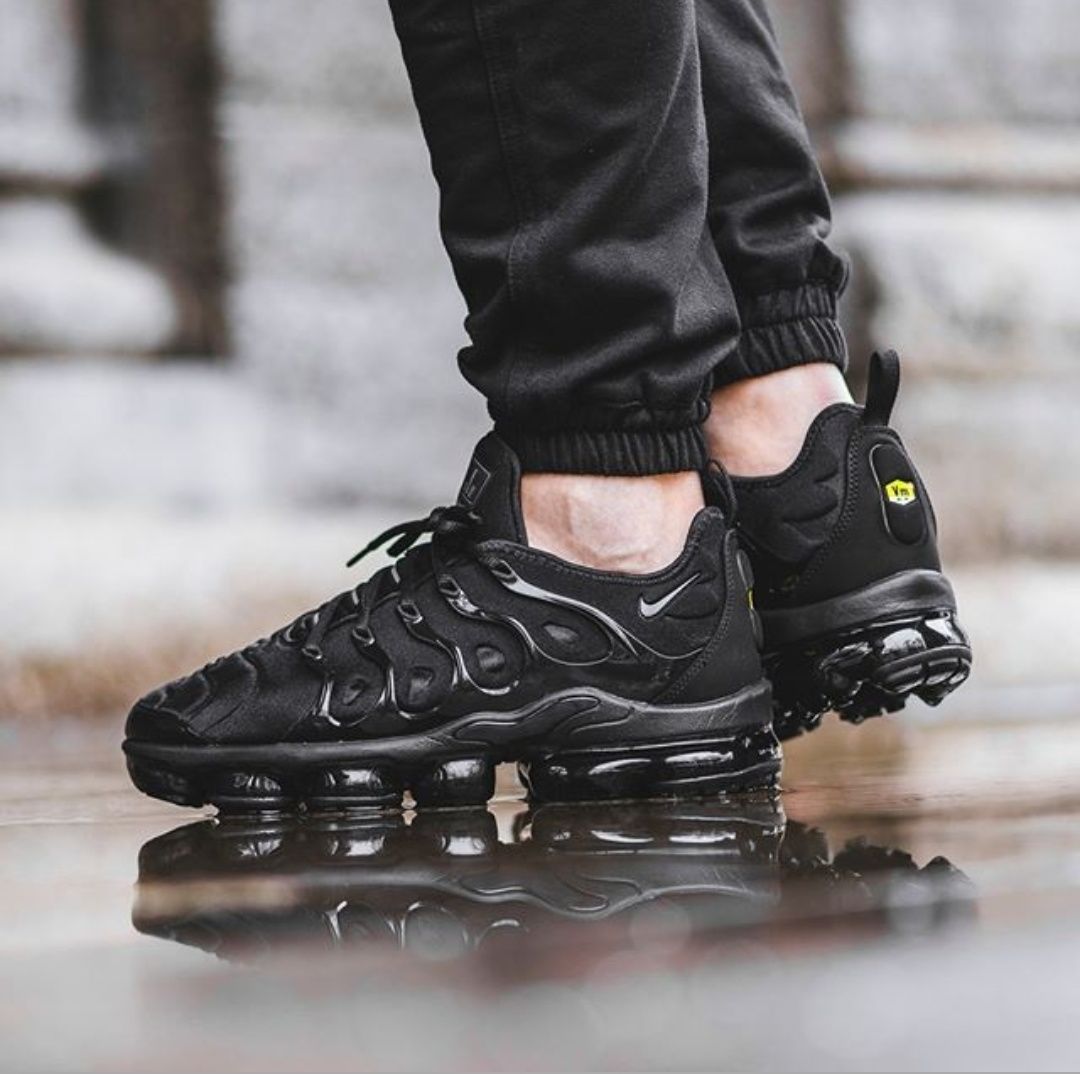 nike vapormax tn grey