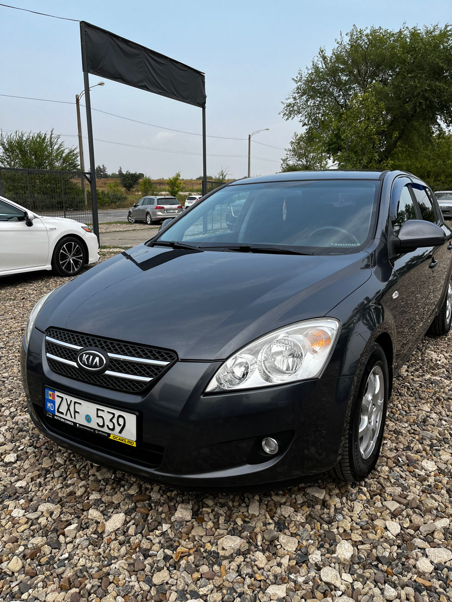 KIA Ceed foto 0