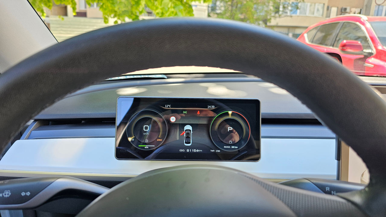 Tesla Model Y foto 5