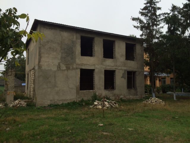 Serpeni, cladire nefinalizata фото 2