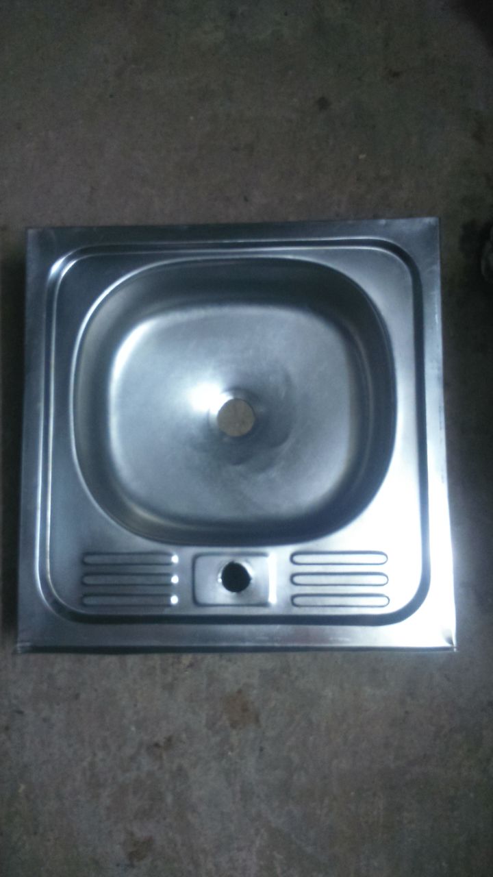 Кухонная мойка 50х50.